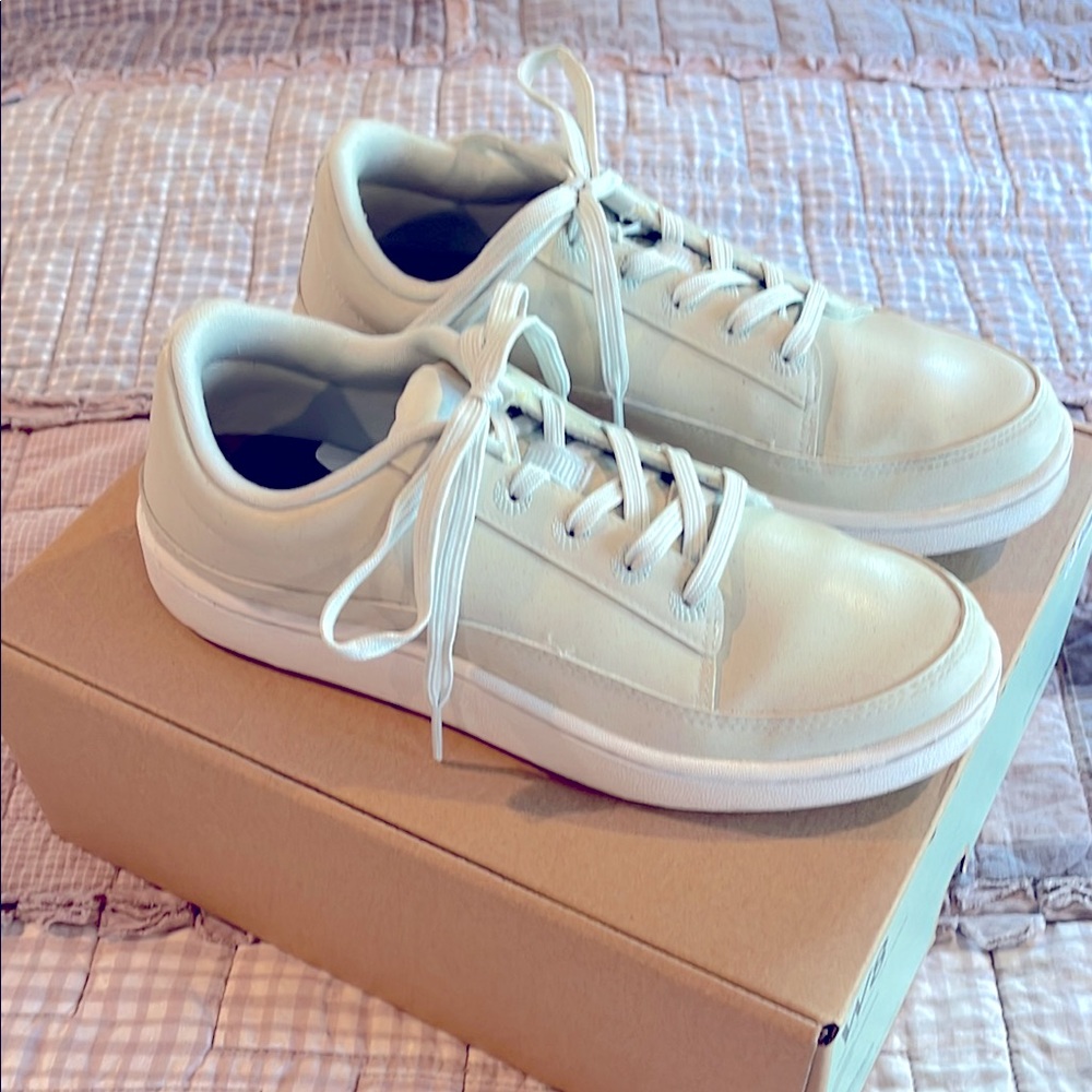 Women’s Allbirds Low Sneakers Plant Pacer Sz 8 EUC